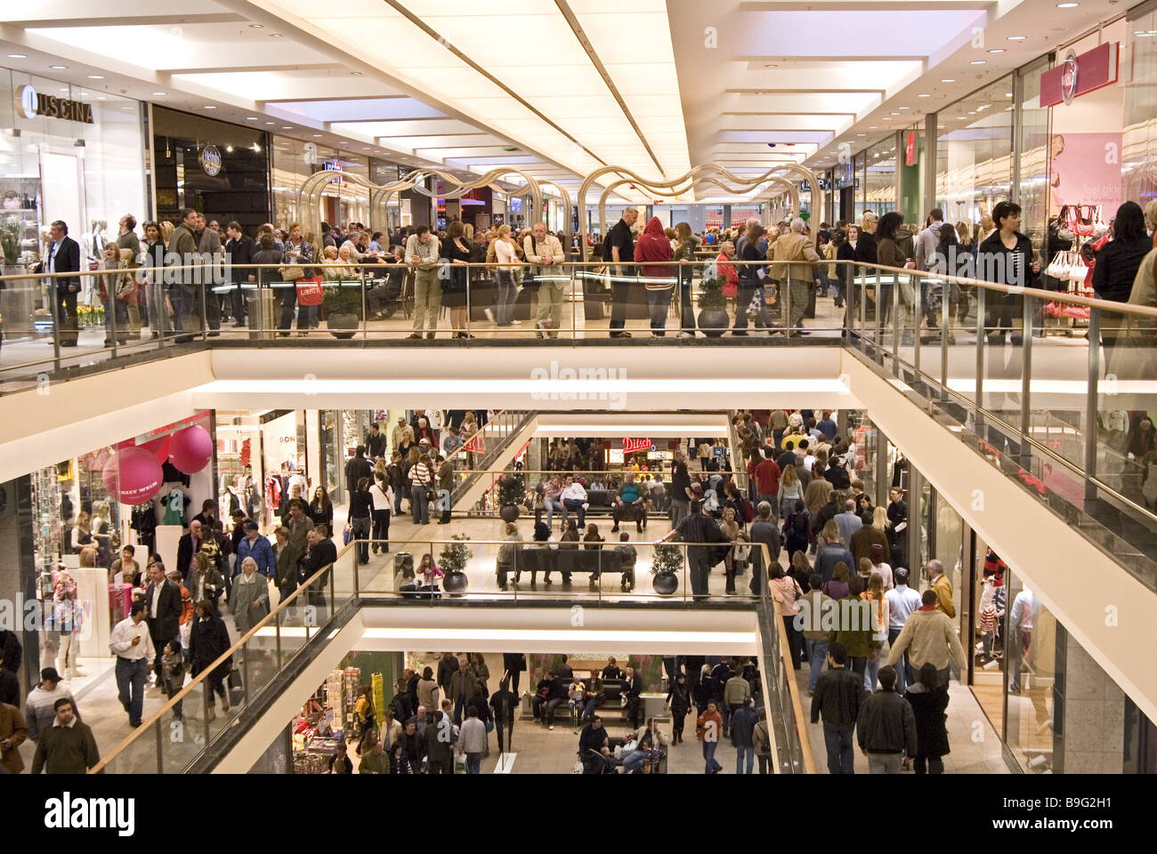 Germany Lower Saxony Brunswick "palacearcades" shopping center indoors