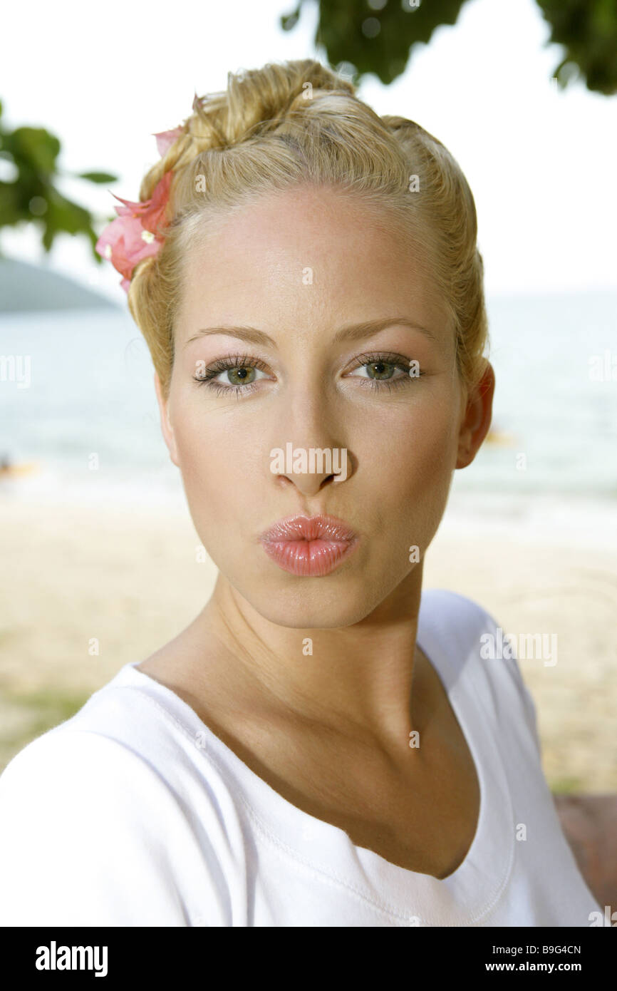 Woman Young Blond Facial Expression Kiss Portrait Beach Radiation