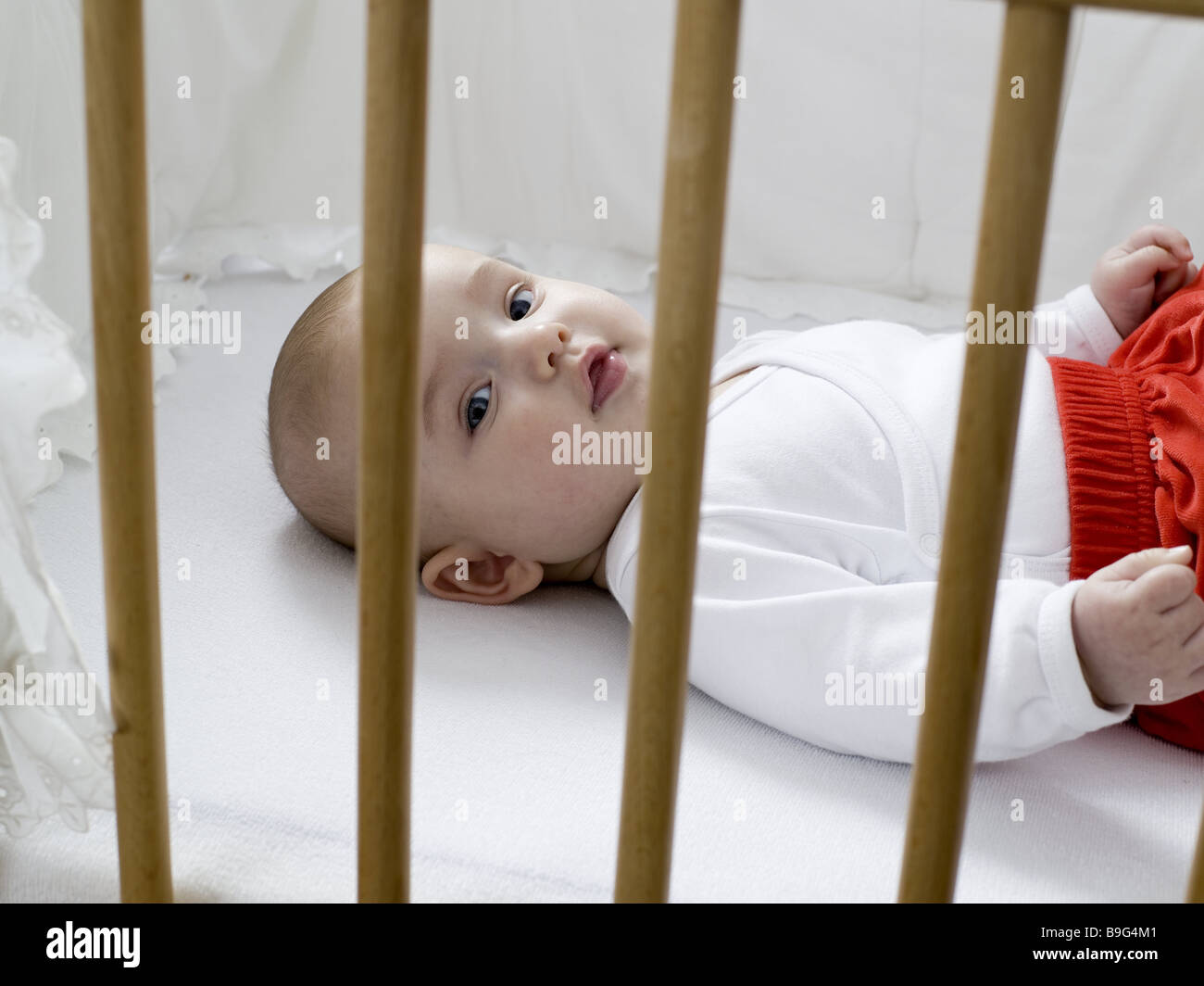 Lies cot baby semiportrait bed babybed child's bed people child boy