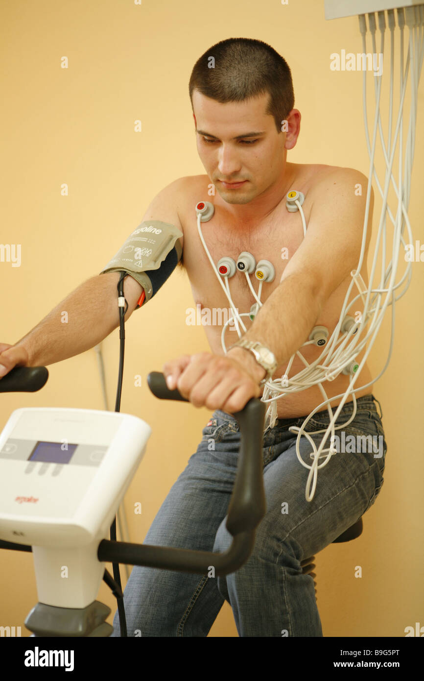 Resting ecg hi-res stock photography and images - Alamy