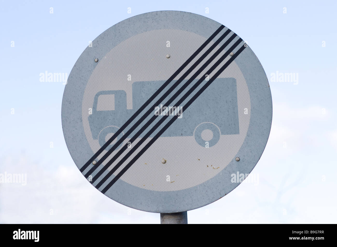 End of lorry ban sign Stock Photo