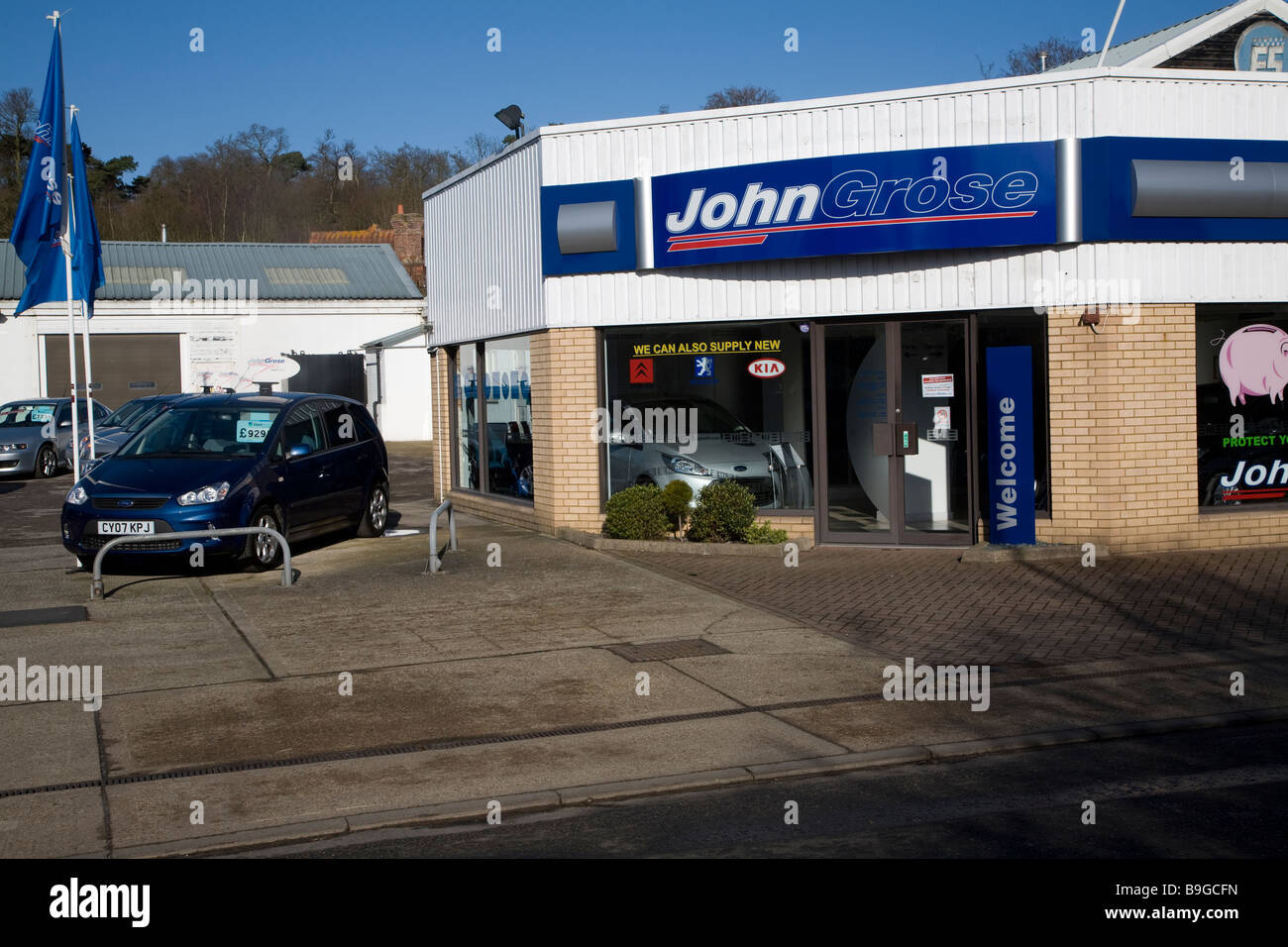 Uk and used car for sale hires stock photography and images Alamy