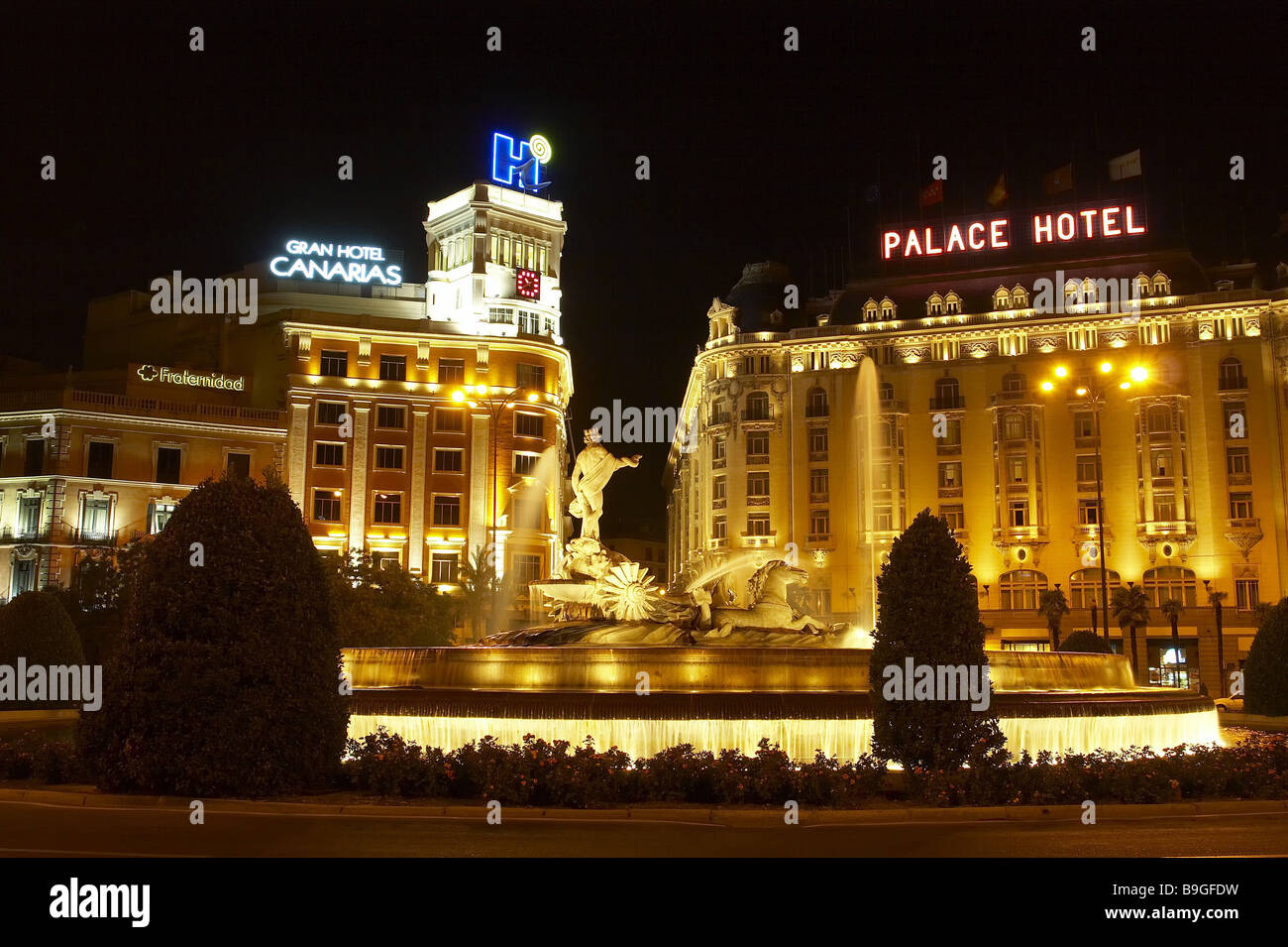 Spain Madrid Plaza De Canovas Neptune Wells Luxury Hotels Evening