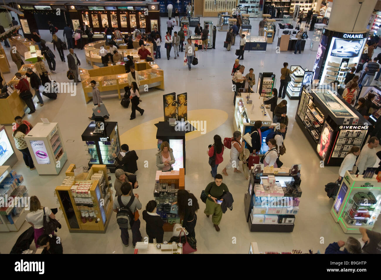 Qatar Doha Airport duty free Stock Photo Alamy Qatar Doha Airport duty free Stock Photo Alamy