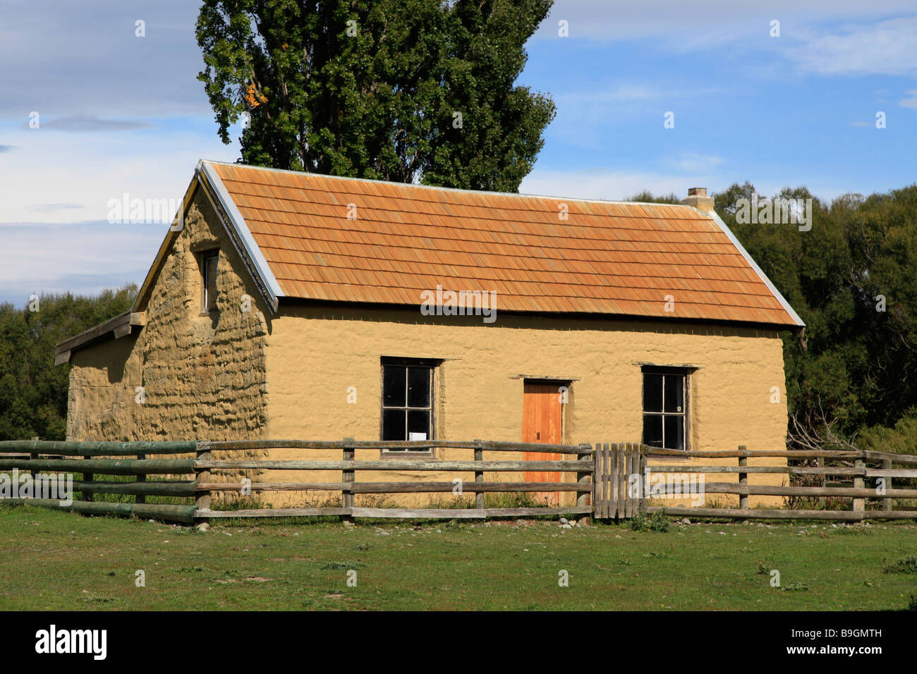 Paterson Cottage, New Zealand Historic Places Trust, near Waimate,South Canterbury, South Island, New Zealand Stock Photo