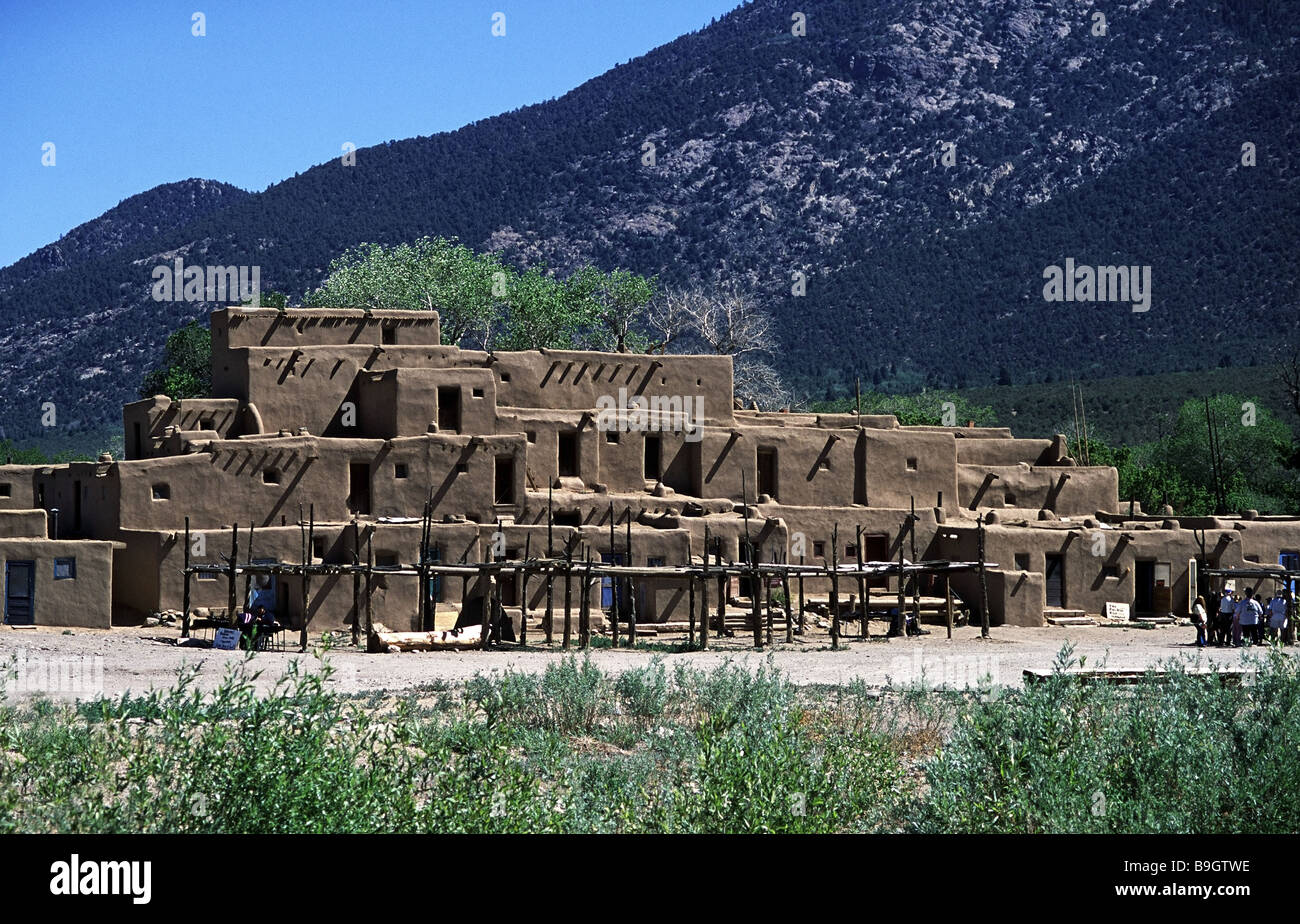 Pueblo new mexico hi-res stock photography and images - Alamy