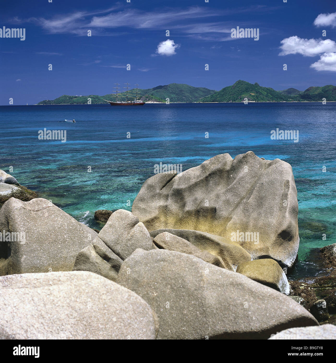 Seychelles La Digue beach rocks gaze Praslin Island island state island  coast rock-coast granite-rocks silence leaves silence Stock Photo - Alamy