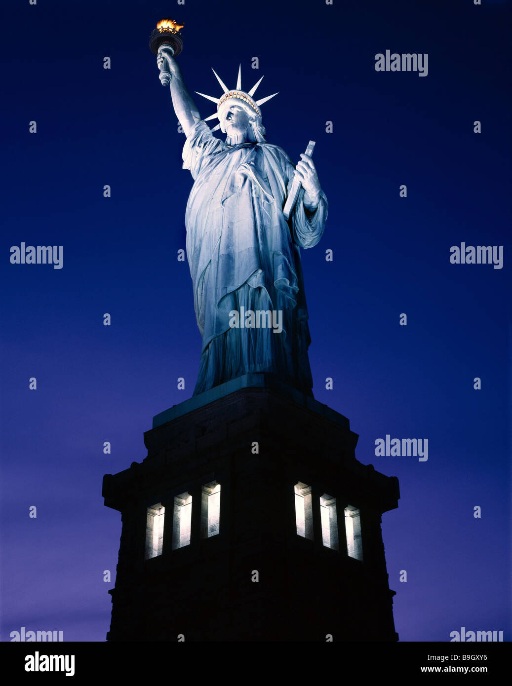 Statue of liberty height hires stock photography and images Alamy