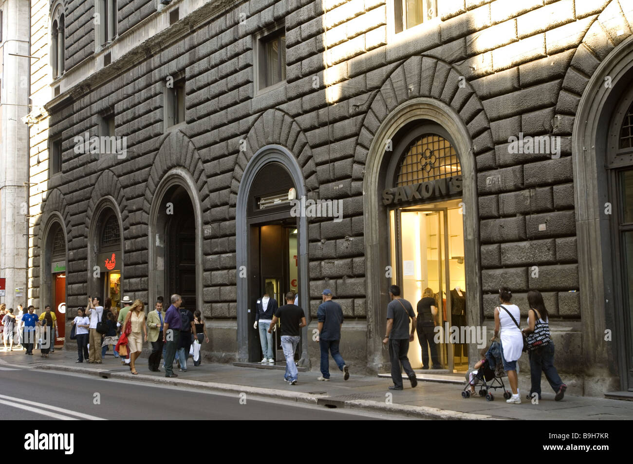 Italy Rome via Del Corso shopping streets businesses passers-by  Architecture shopping shopping street Europe facade pedestrians Stock Photo  - Alamy