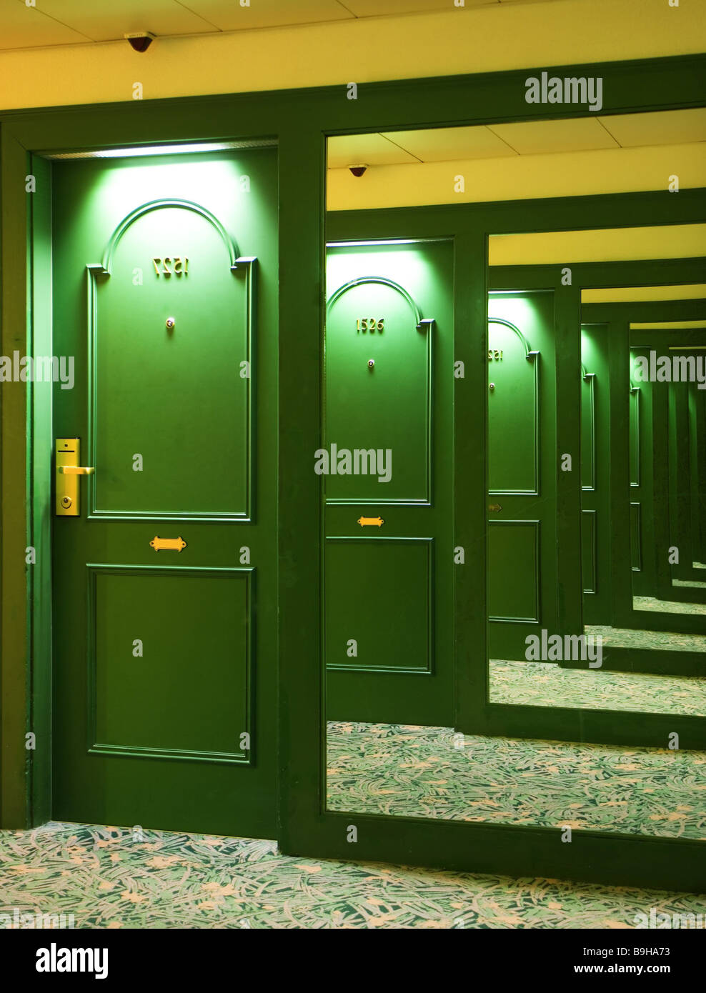 Hotel hall mirrors roomdoors green reflections many times hotelhalls