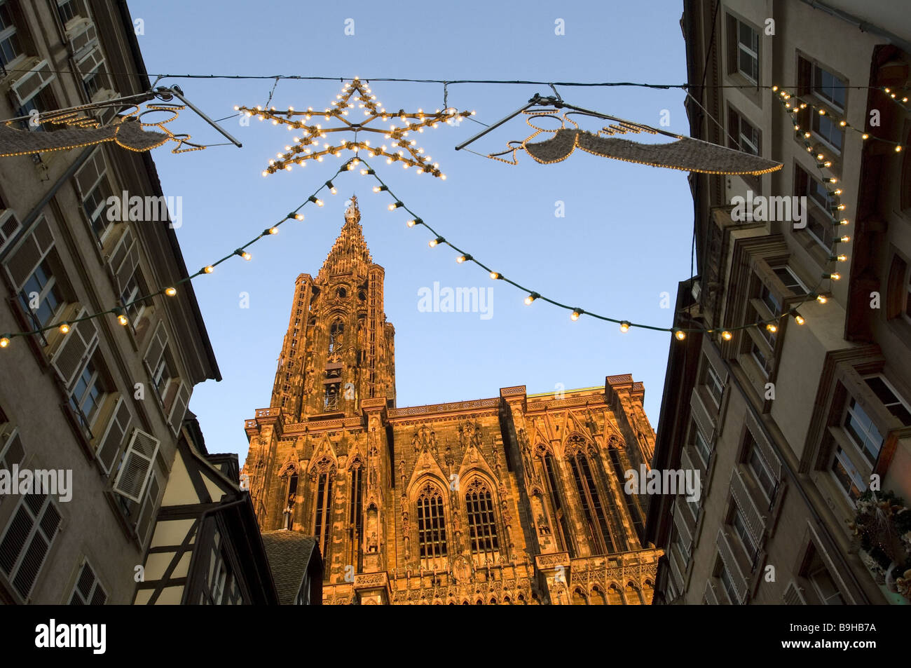 France Alsace Strasbourg Strasbourg Cathedral house-facades Christmas-decoration Niederrhein Cathédrale notre-dame decoration Stock Photo