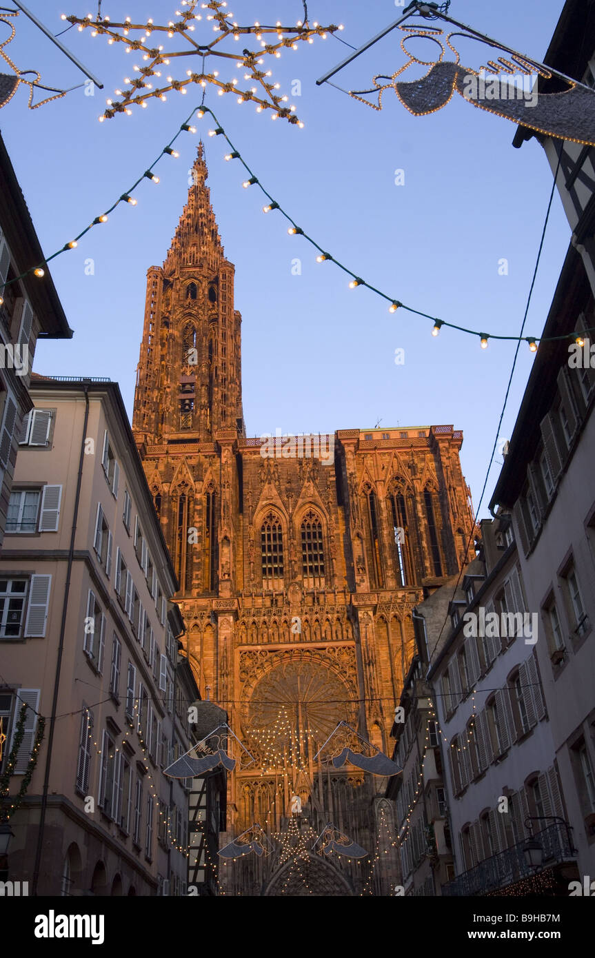 France Alsace Strasbourg Strasbourg Cathedral house-facades Christmas-decoration Niederrhein Cathédrale notre-dame decoration Stock Photo