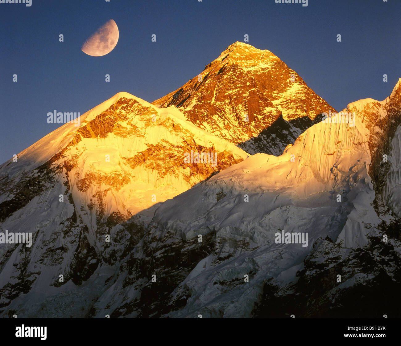 Золотая гора фото. Гималаи Эверест Джомолунгма. Гора Эверест (Джомолунгма). Гималаи. Непал Гималаи Эверест. Тибет Гималаи, Джомолунгма, Эверест))).