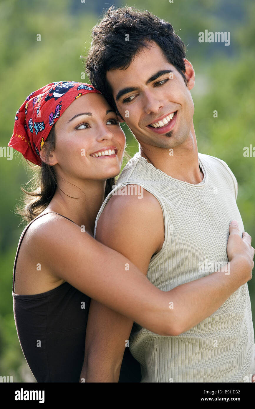 20 yr old dating 30 yr old