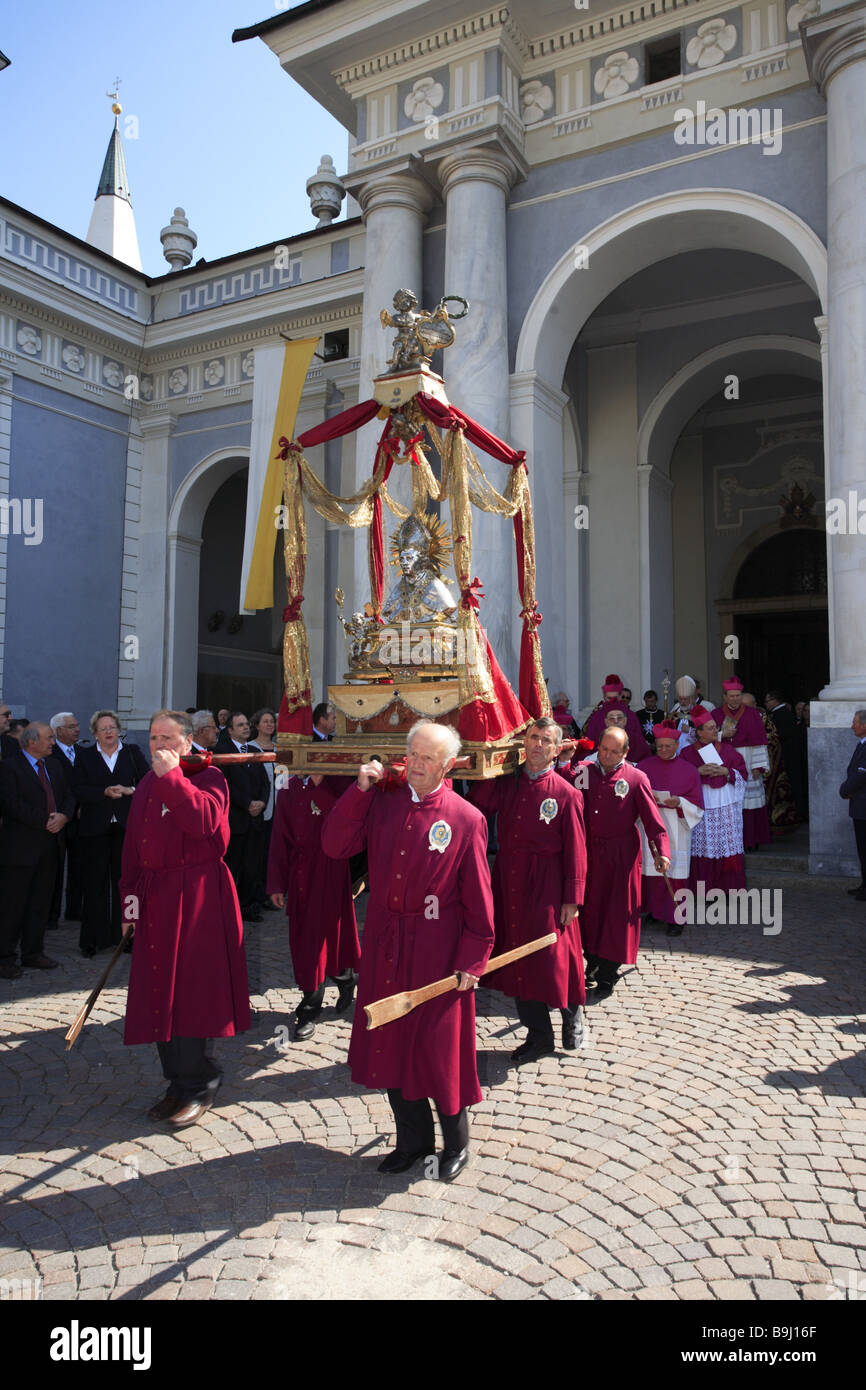 Procession Bearers Altar Bearers High Resolution Stock Photography and Images - Alamy