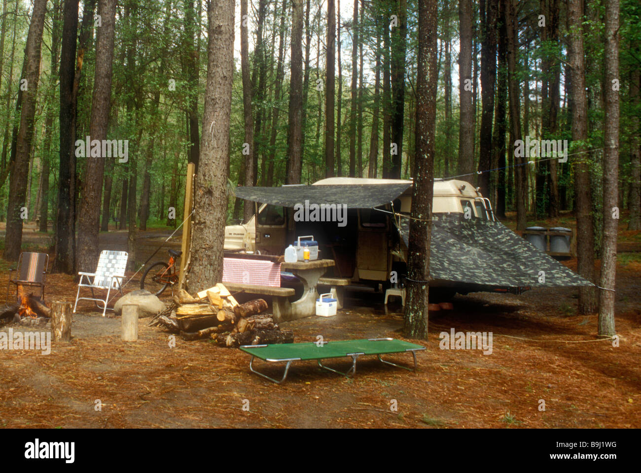 Primitive camping hi res stock photography and images Alamy