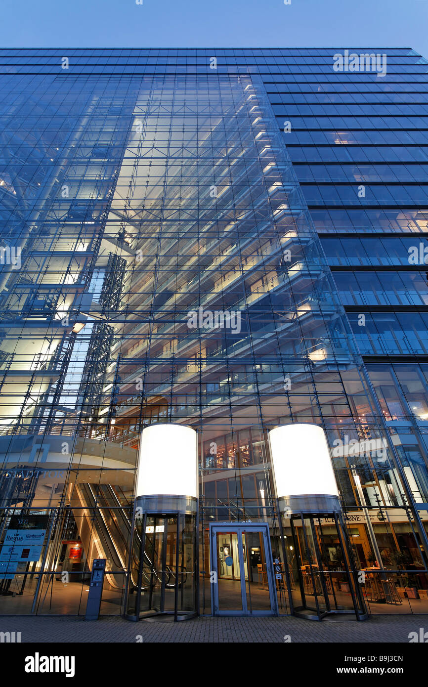 Stadttor Office Building Glass Facade Looking Into The Illuminated Stock Photo Alamy
