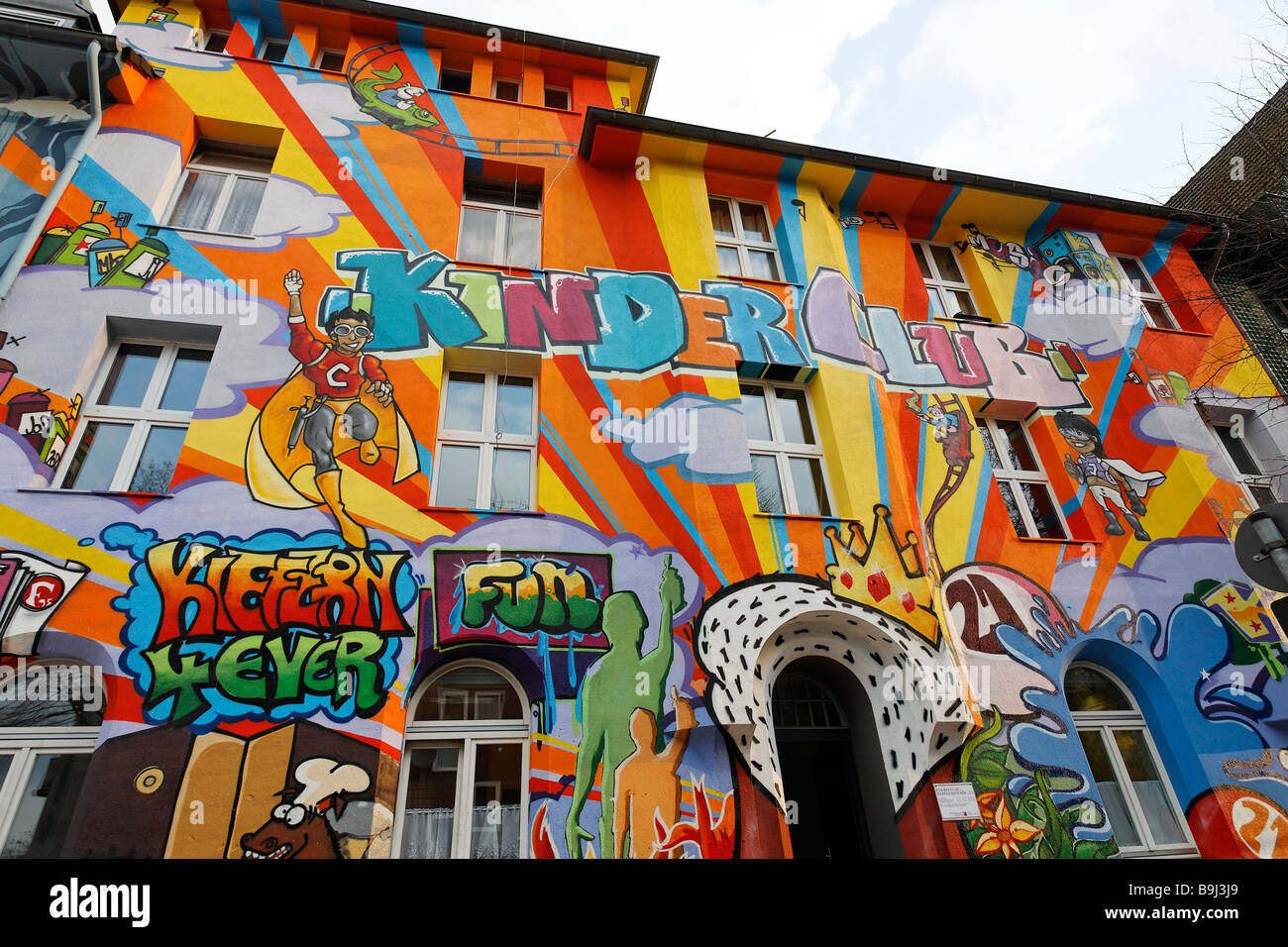 Multicolored graffiti house facade, Kiefernstrasse 21, old houses of former squatters, Flingern, Duesseldorf, North Rhine-Westp Stock Photo