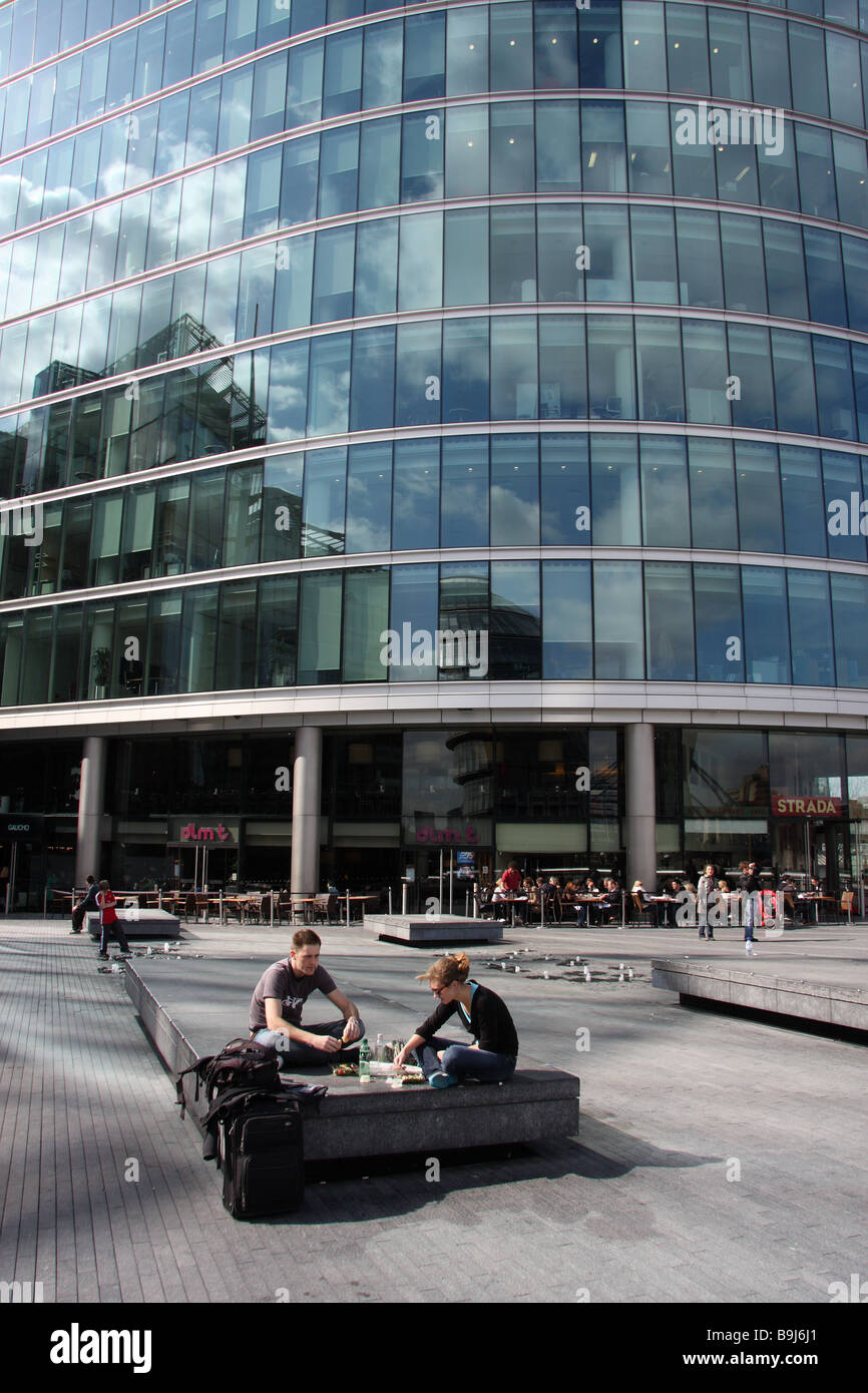 london england uk al fresco restaurant piazza southwark diners eating lunch Stock Photo