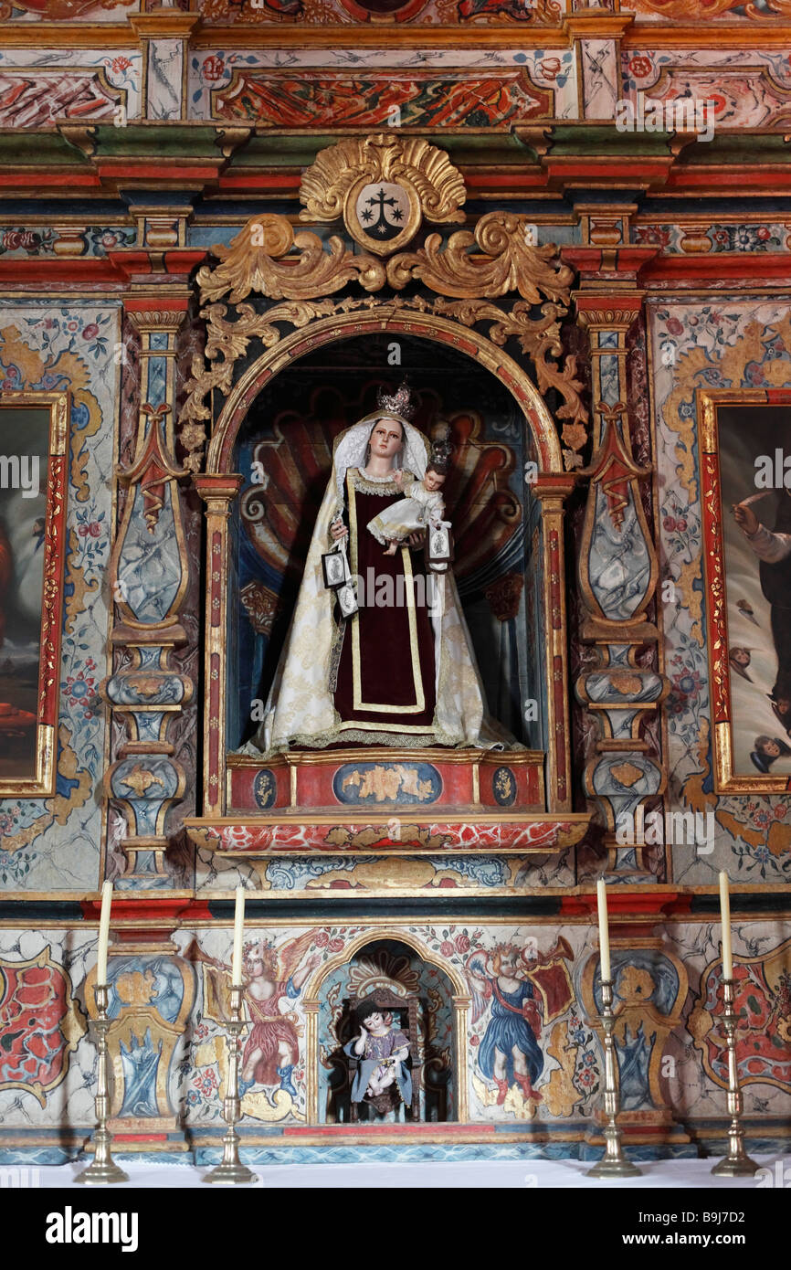 Tripadvisor - Explicación de las cintas de la Virgen del Pilar. - صورة  ‪Basilica de Nuestra Senora del Pilar‬، سرقسطة