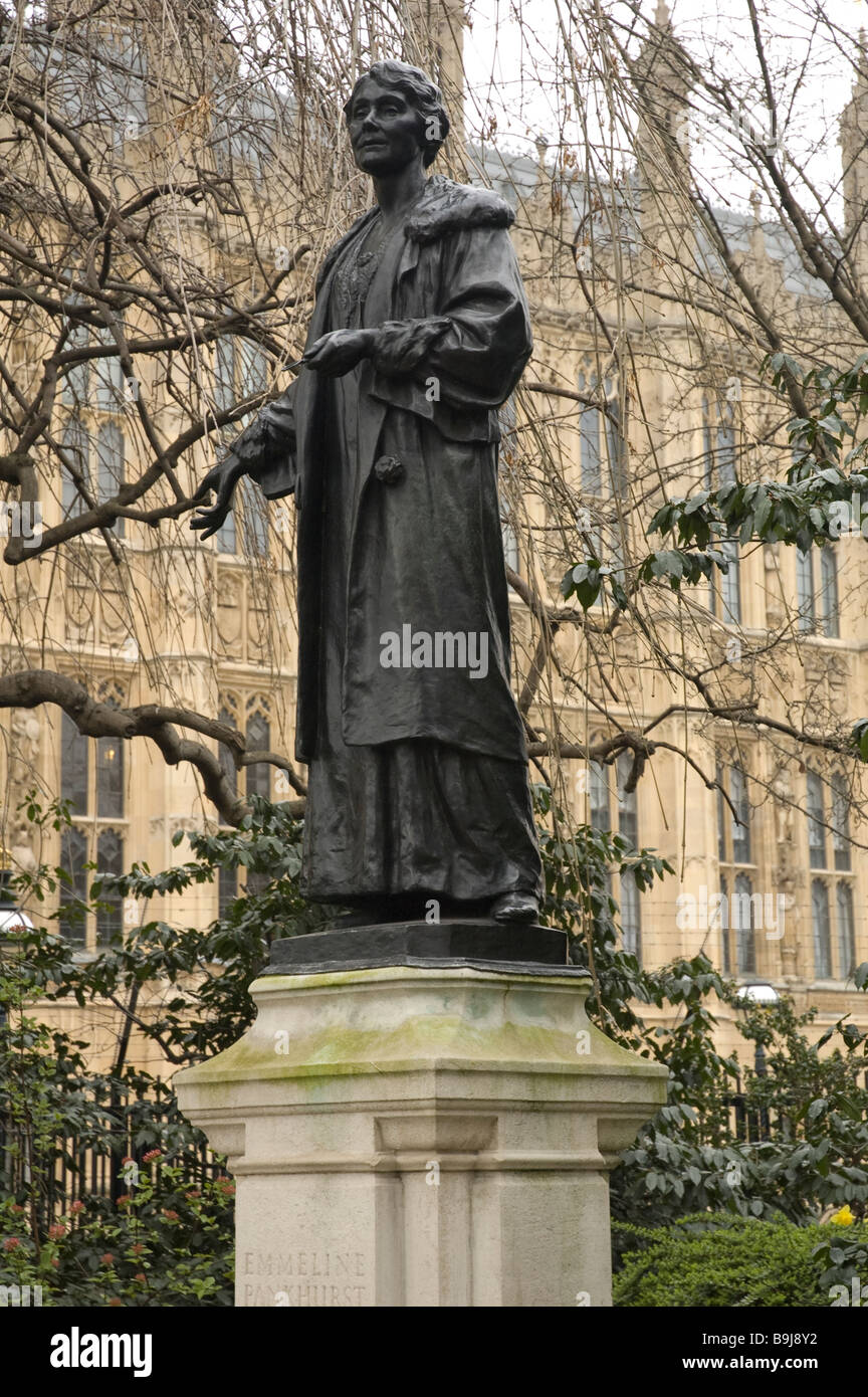 Emmeline Pankhurst  SUFRAGETTE STATUE NEAR PARLIEMENT LONDON UK Stock Photo