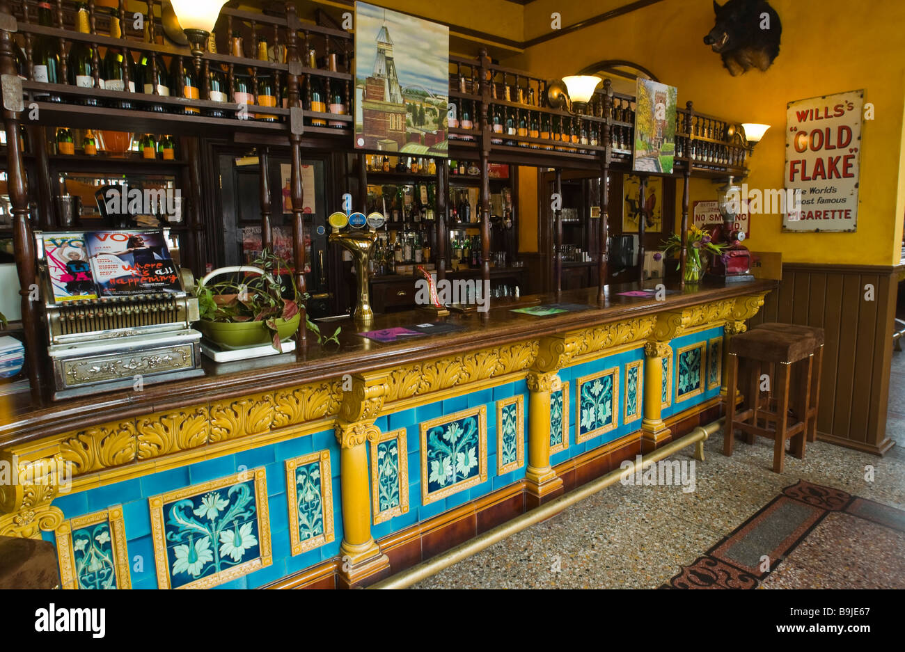 Victorian tiled bar in The Walerloo Hotel Pillgwenlly Newport South Wales UK Stock Photo