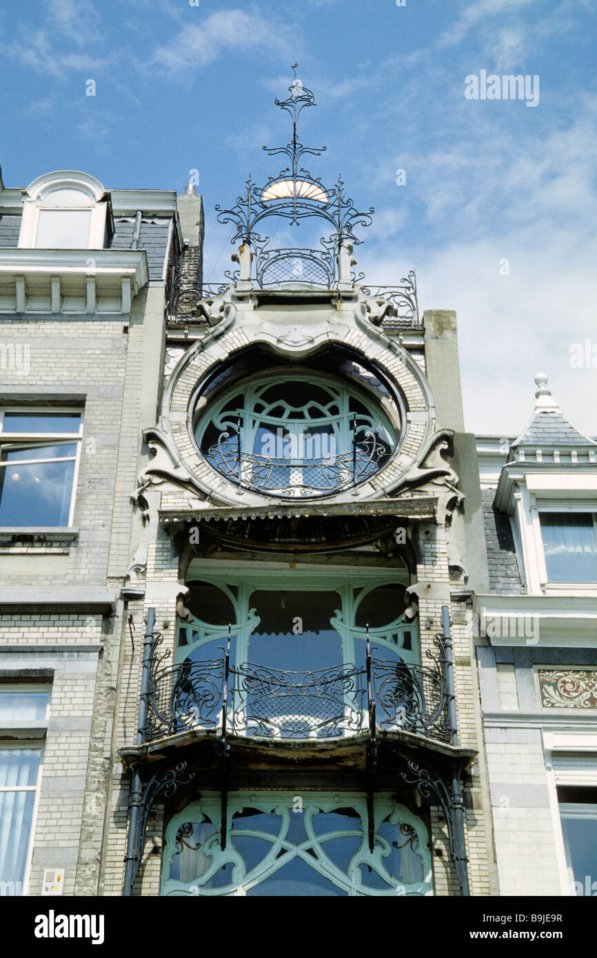 Maison de Saint-Cyr Huis, residential house with facade in Art Nouveau style, ca. 1903, Square Ambiorix, Brussels, Belgium, Ben Stock Photo