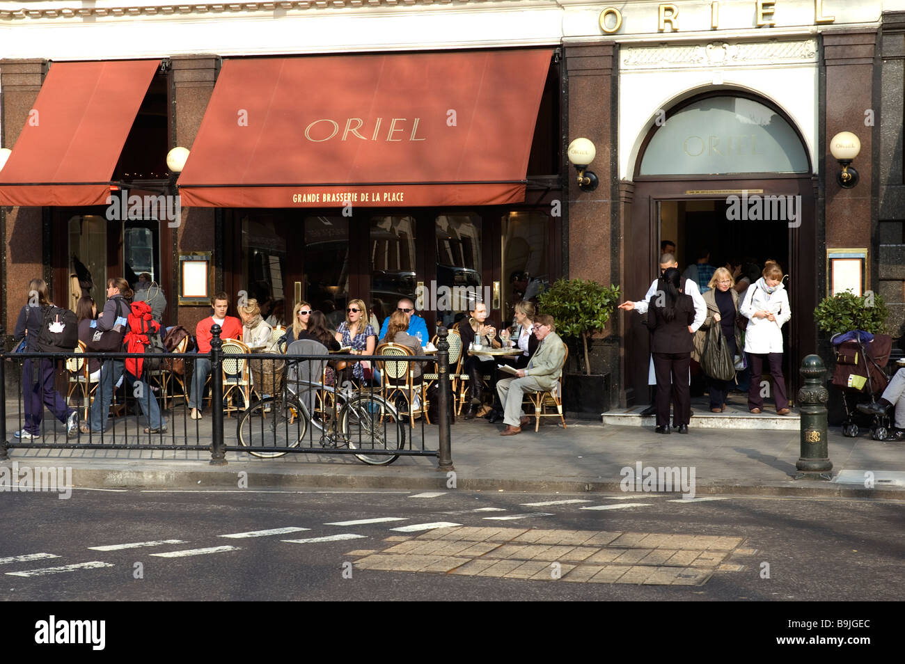 The popular Cafe Oriel Sloan Sq Chelsea London England Stock Photo