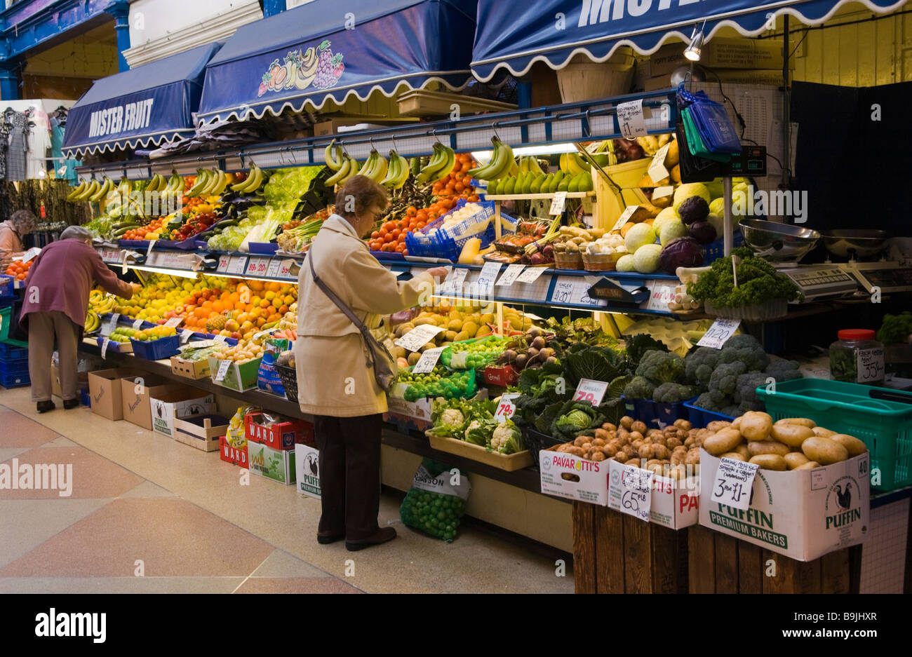 Fruit and vegetable market uk hires stock photography and images Alamy