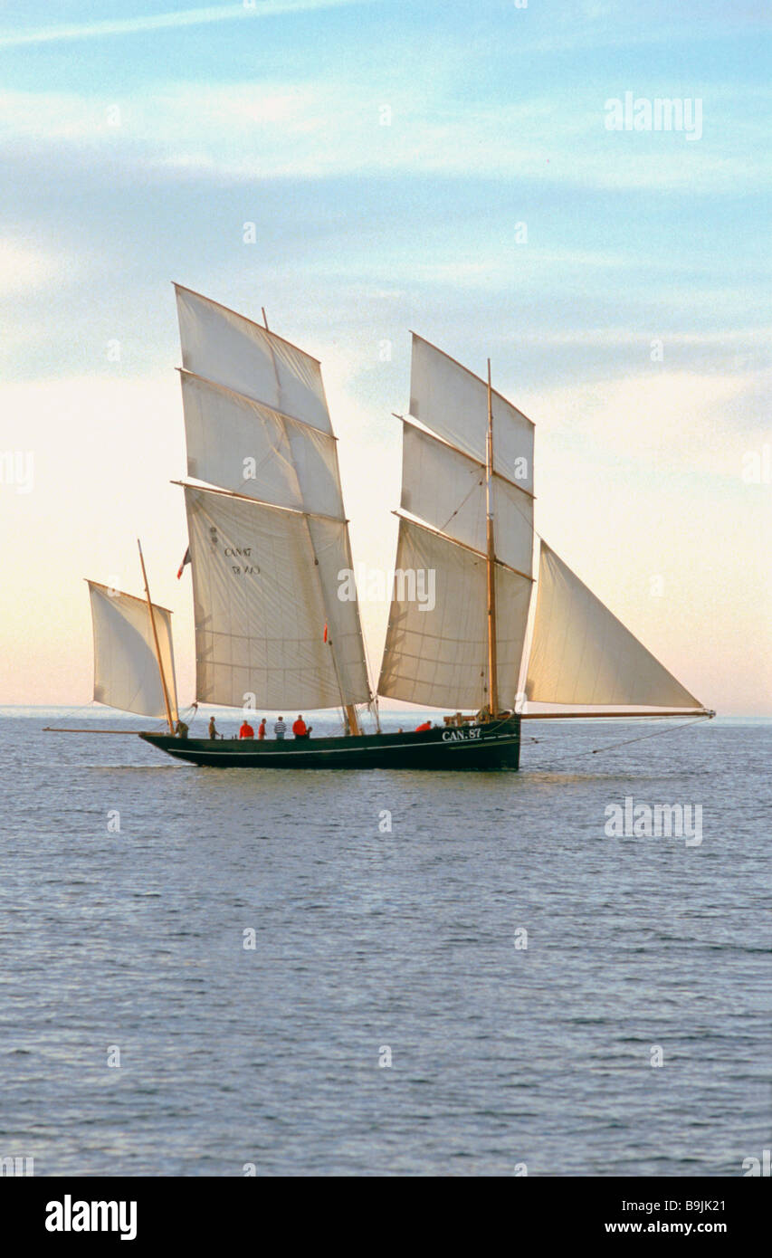 The replica 19th century French bisquine class lugger fishing vessel La Cancalaise built 1987 Stock Photo