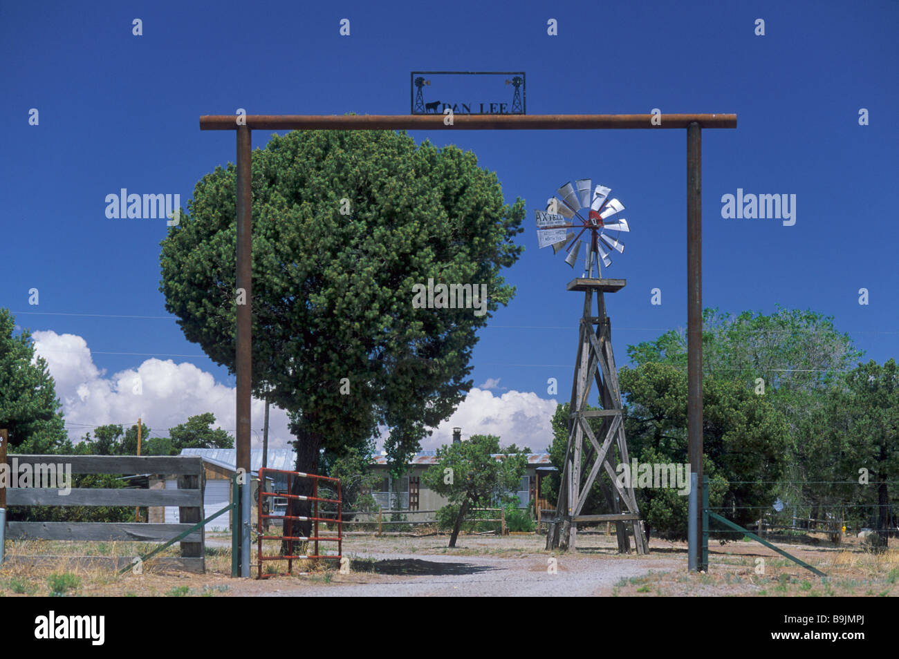 Windmill Custom Ranch Gate Iron windmill hi-res stock photography and images - Alamy