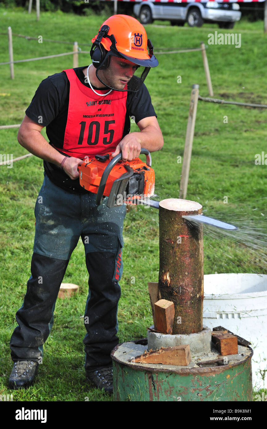 Woodcutter Woodcutters High Resolution Stock Photography and Images Alamy