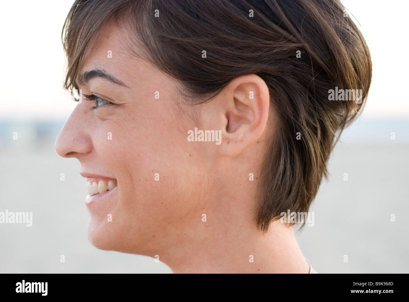 portrait of brown girl smiling Stock Photo - Alamy