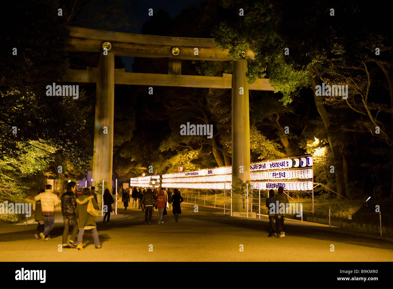 Night view of the entrance to Meiji Jingu Shrine, Tokyo, Japan Stock Photo