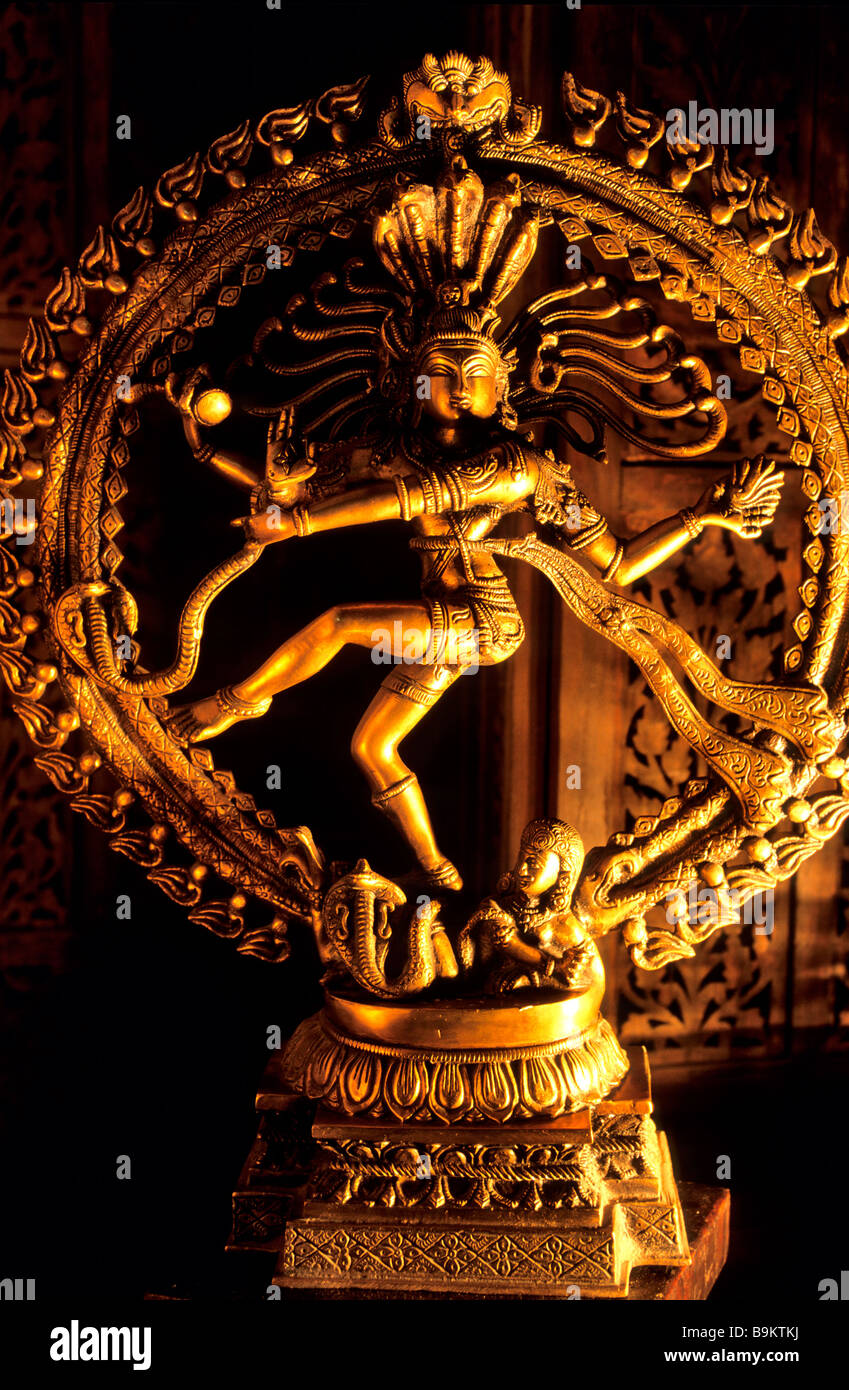 India, Rajasthan State, Jaisalmer, bronze of Shiva Nataraja dancing with a cobra in his hand Stock Photo