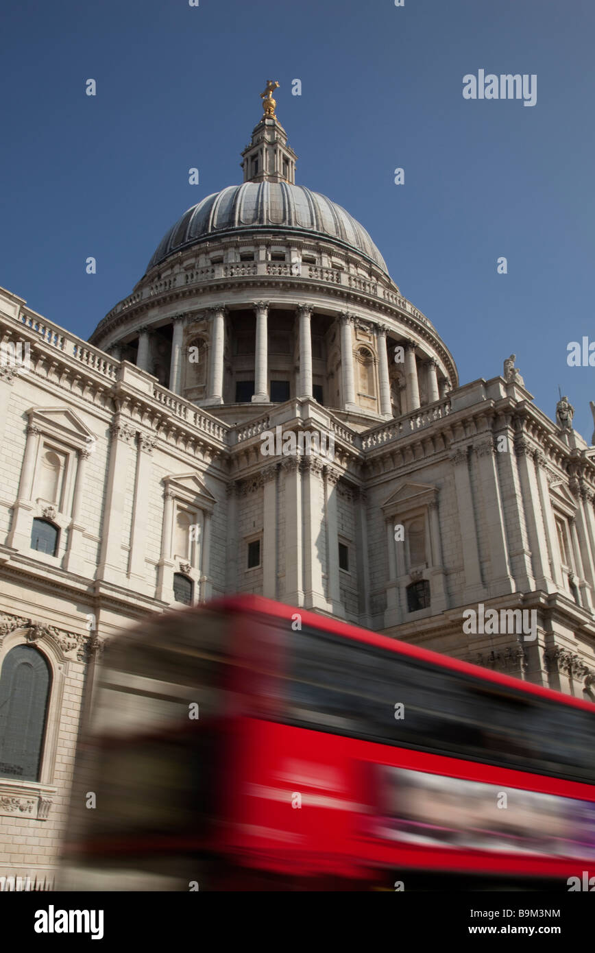 Historic london bus hi-res stock photography and images - Alamy