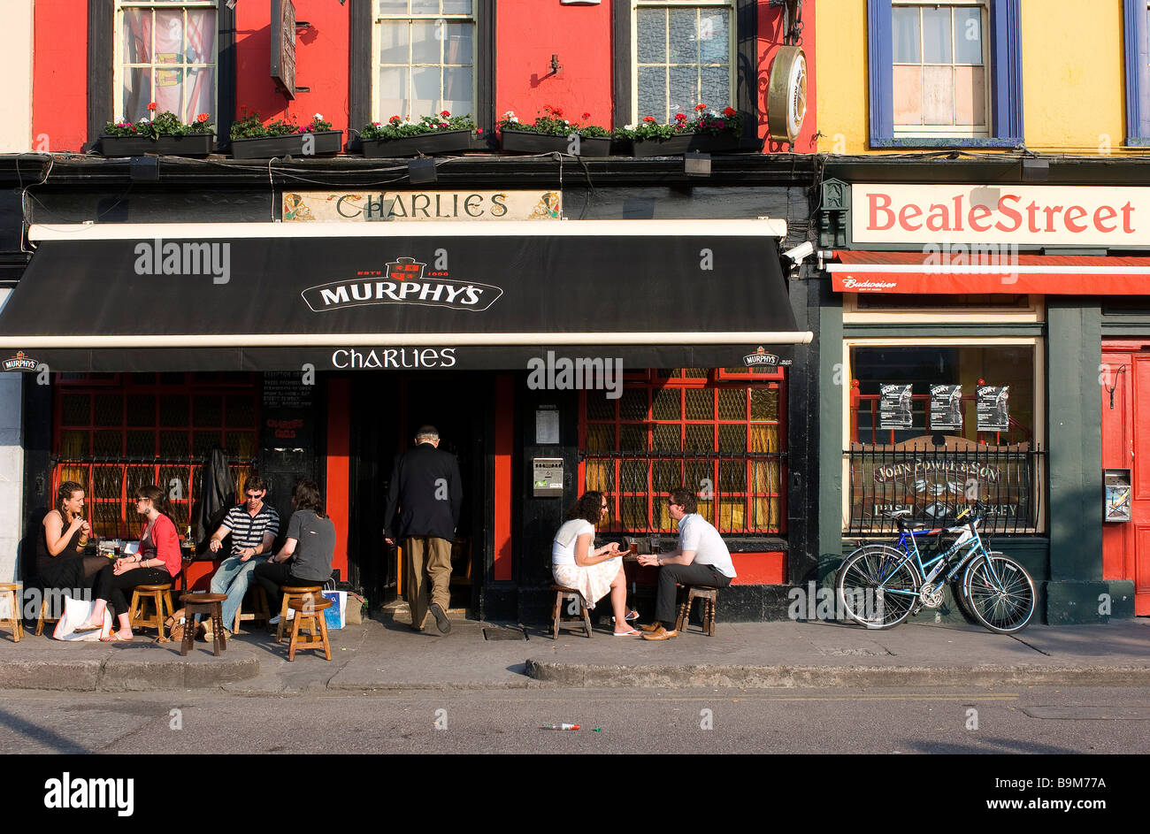 Ireland, County Cork, Cork, Charlies pub Stock Photo Alamy