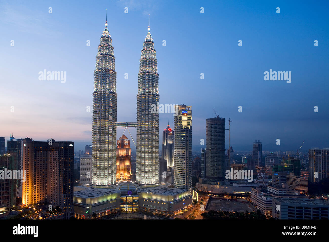 Malaysia Kuala Lumpur Petronas Twin Towers By Architect Cesar