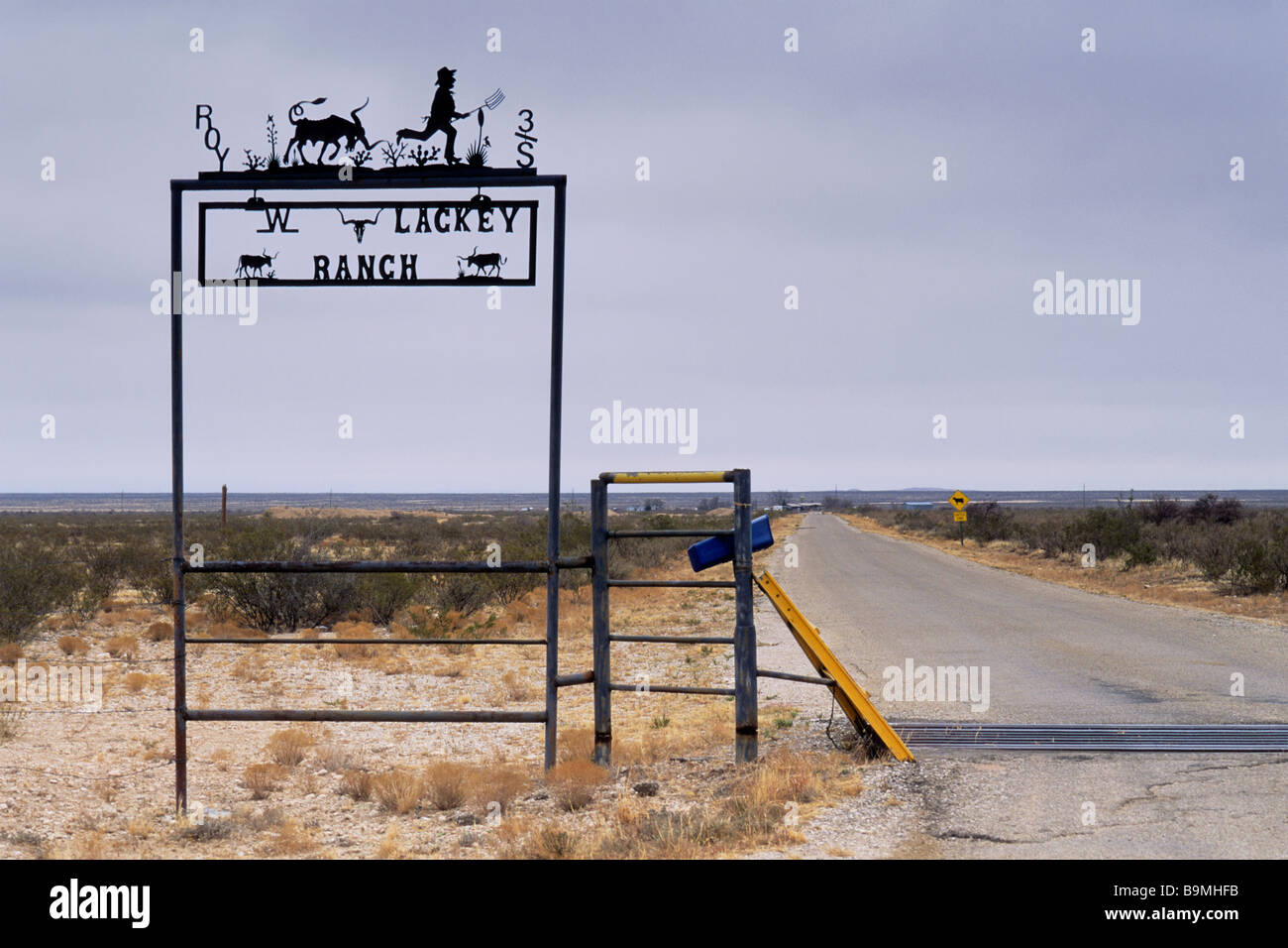 Wrought iron ranch gate on hi-res stock photography and images - Alamy