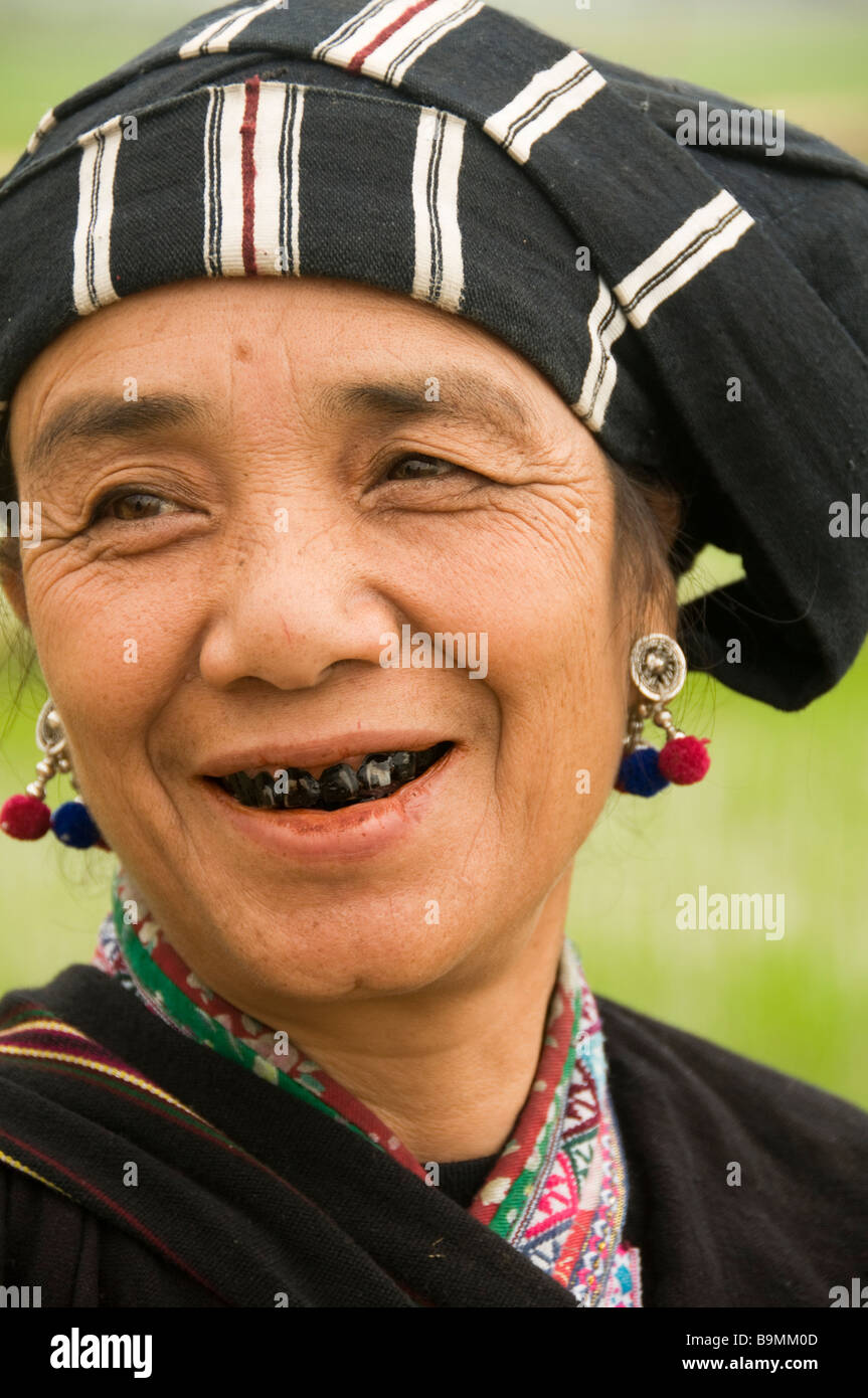 Portrait smiling teeth vietnam hi-res stock photography and images - Alamy