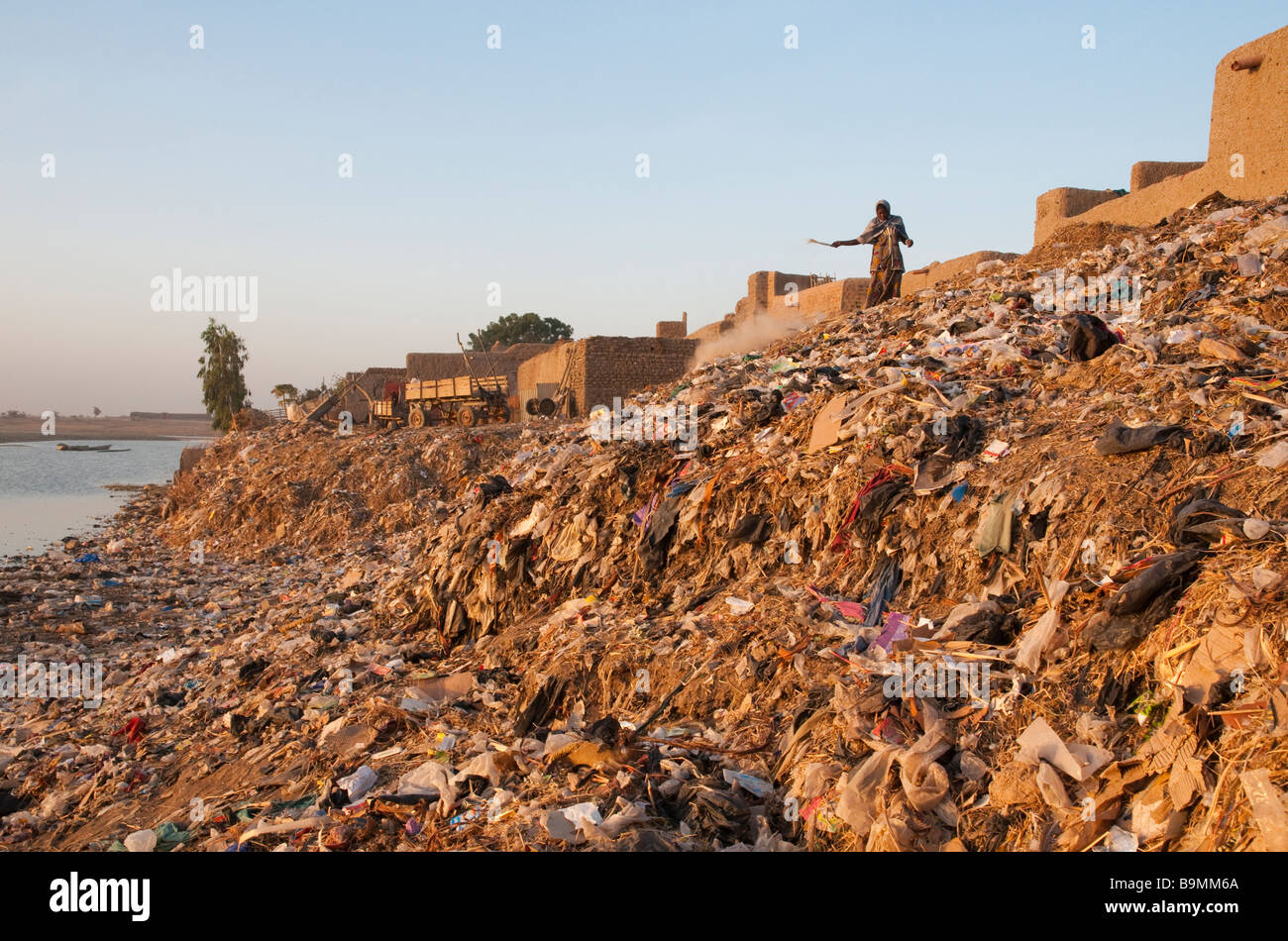 West africa Mali Djenne Rubbish tip on the bank of the bani river Stock Photo