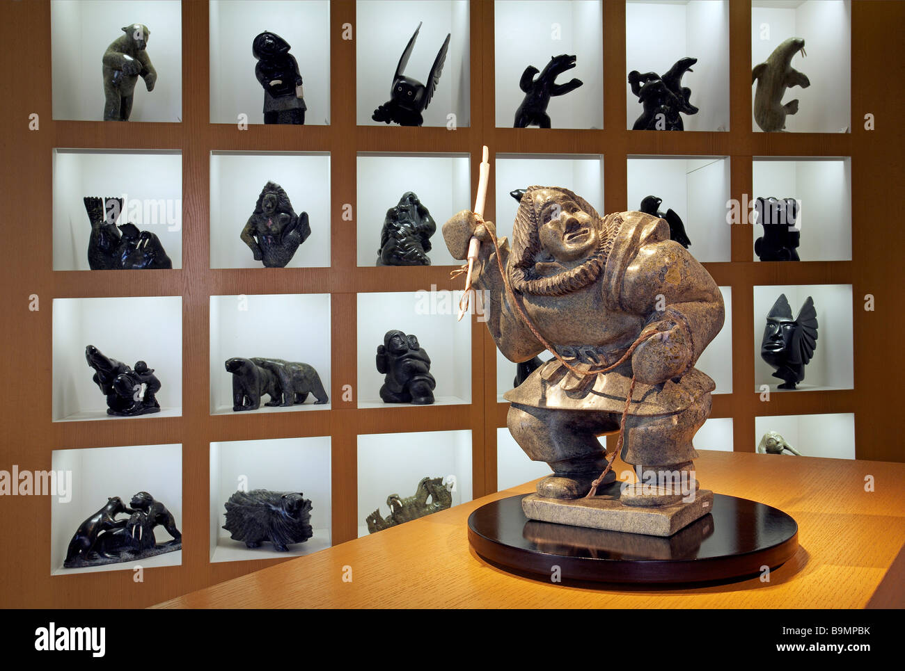 Inuit sculptures hires stock photography and images Alamy