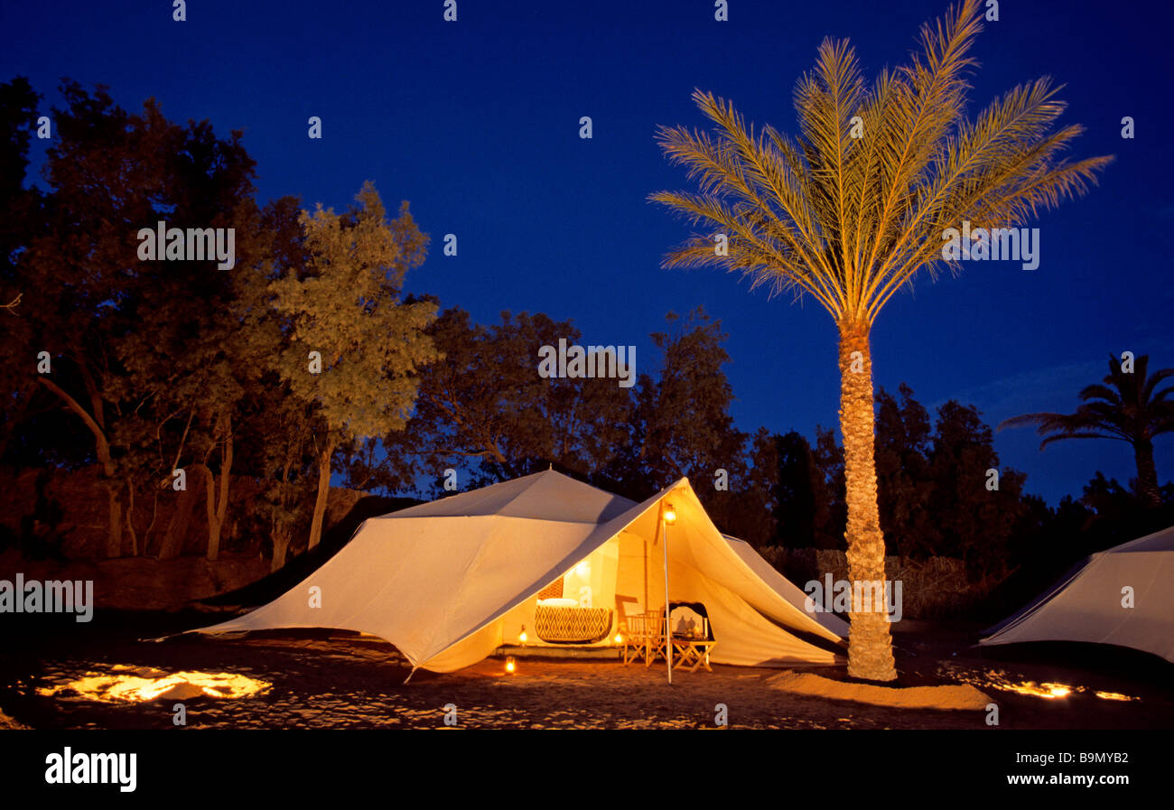 Tunisia, South Tunisia, Ksar Ghilane haven, night in the desert, Pansea  Hotel Stock Photo - Alamy