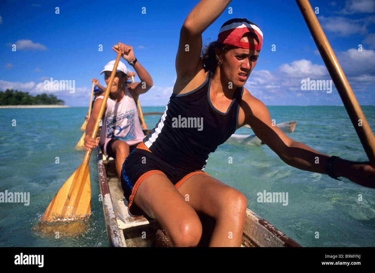 Cook island canoe hi-res stock photography and images - Alamy