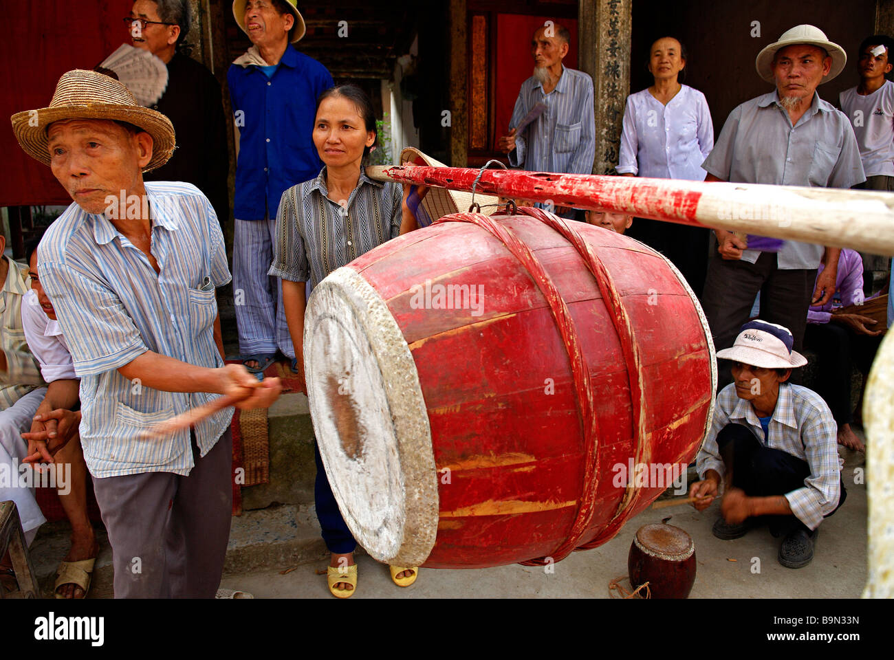 Tam tam drum hi-res stock photography and images - Alamy