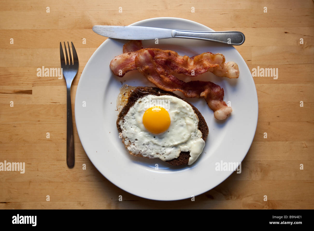 Eggs and bacon on plate hires stock photography and images Alamy