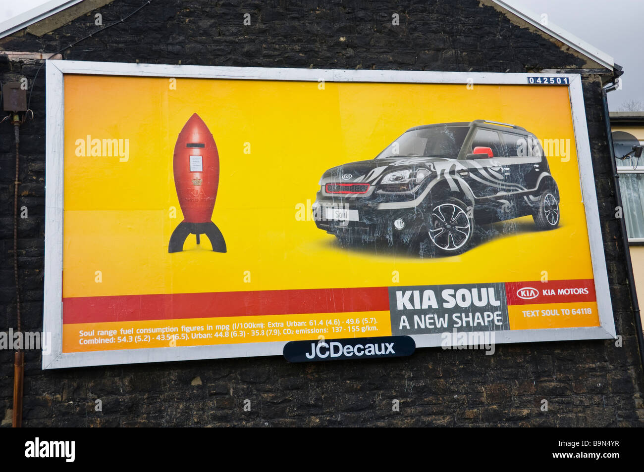 Car billboard adverts hires stock photography and images Alamy