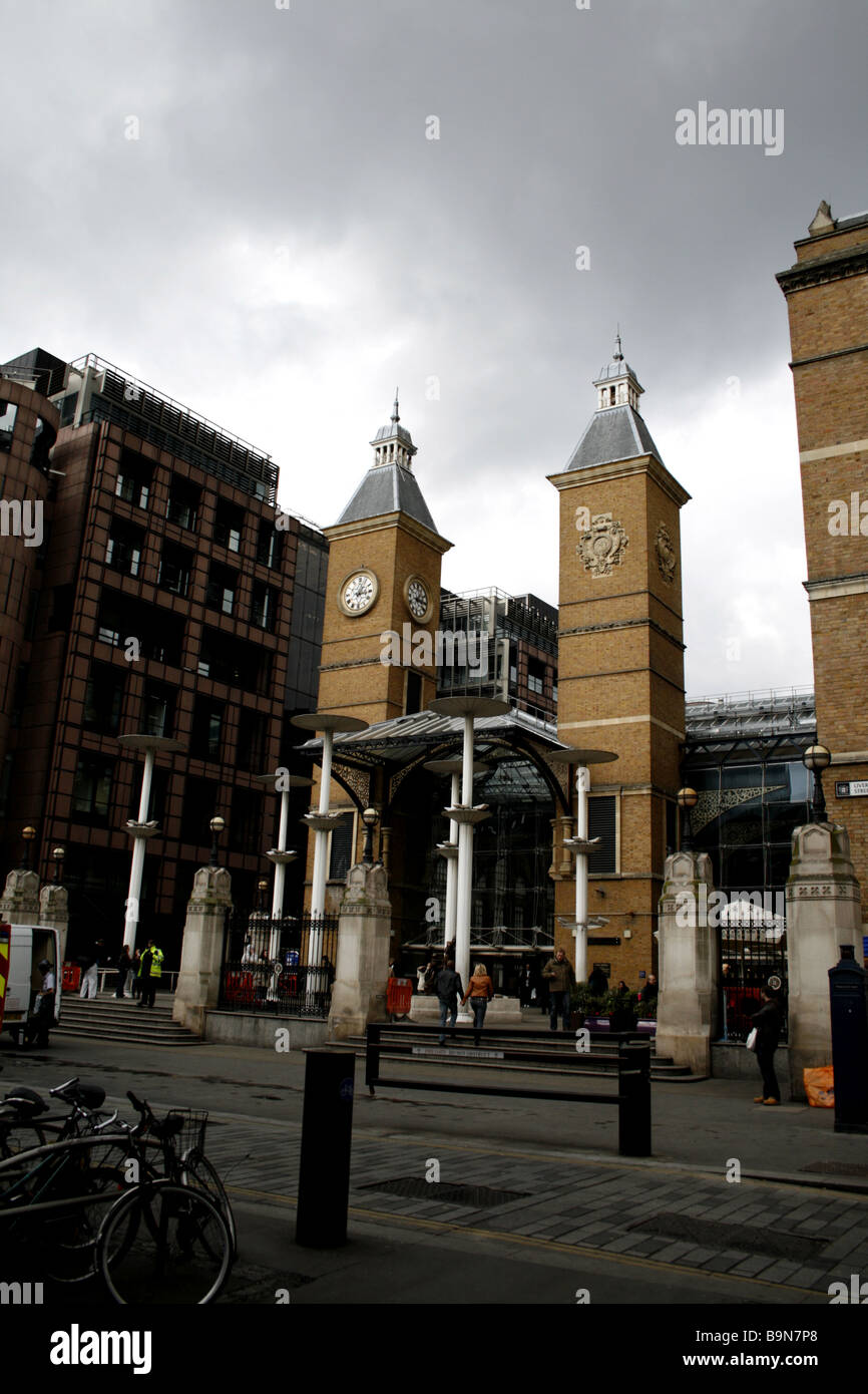 liverpool street main line rail station london uk Stock Photo - Alamy