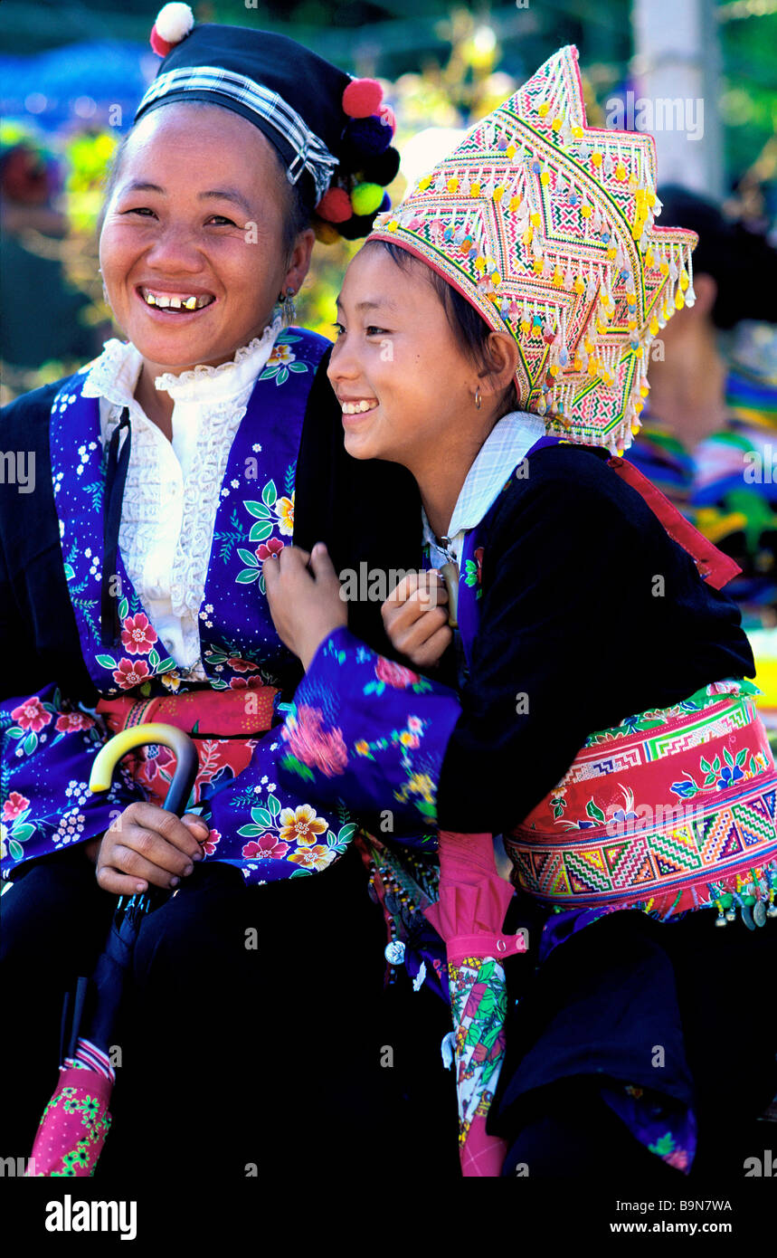 Hmong family laos hi-res stock photography and images - Alamy