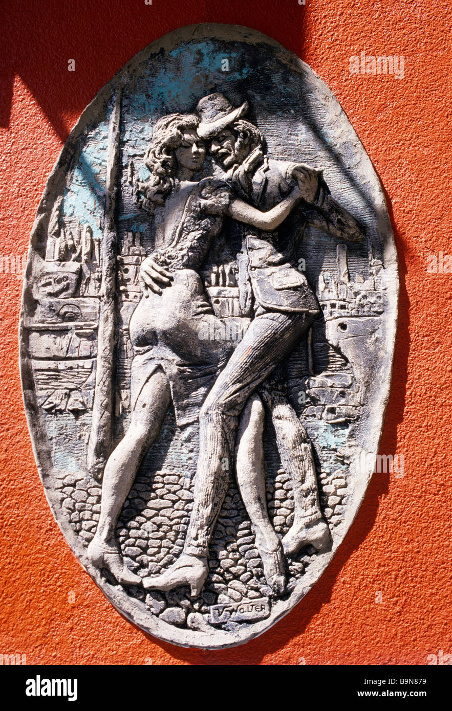 Argentina, Buenos Aires, La Boca district, sculpture on the theme of tango at the Caminito Stock Photo